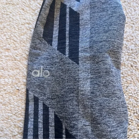 Alo Yoga Tempo Seamless Leggings Small - Picture 3 of 4